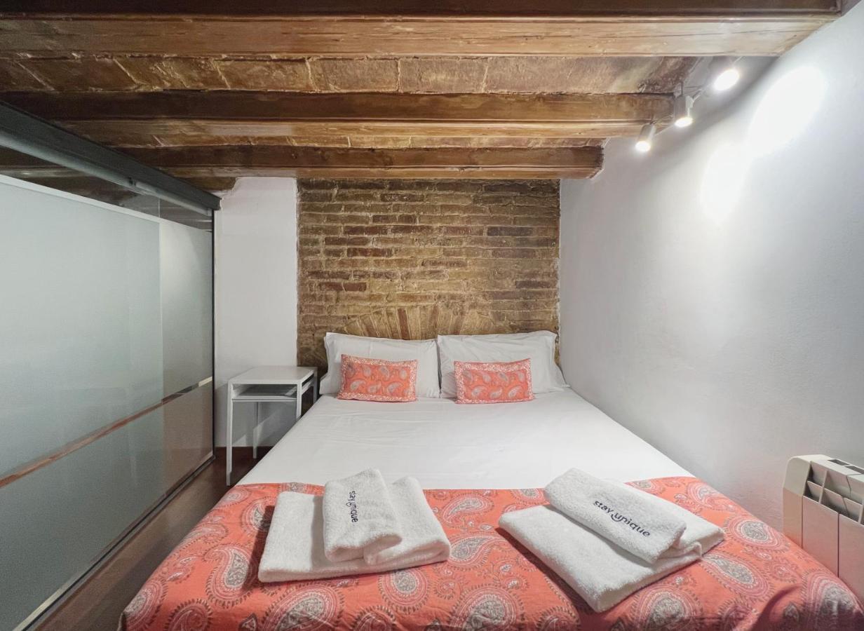 Stay U-Nique Apartments Placa Universitat Барселона Екстериор снимка